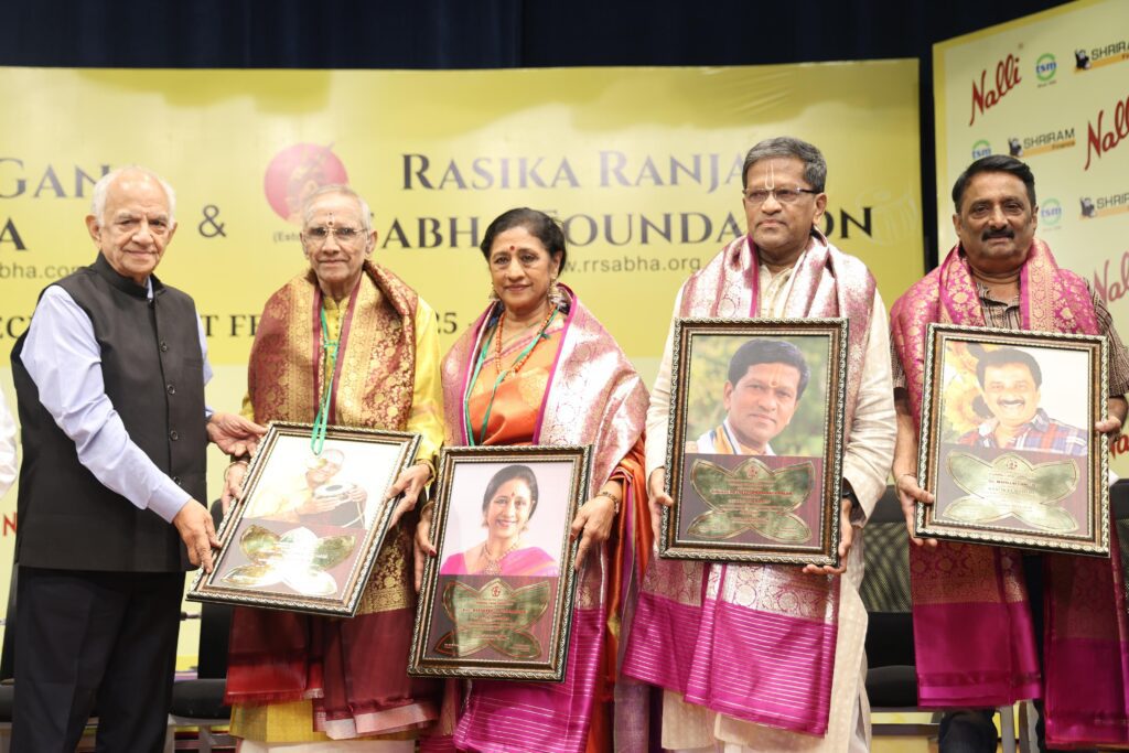 Two sabhas join hands. 4 Artistes honoured